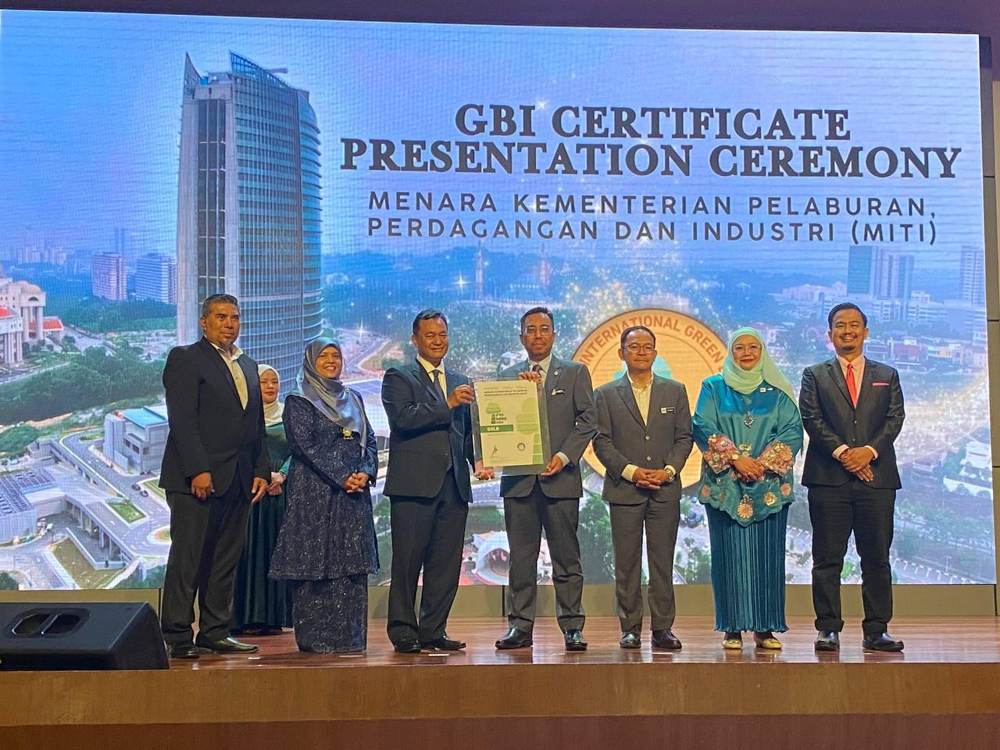 MITI certificate presentation ceremony